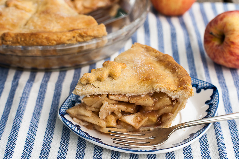 traditional apple pie