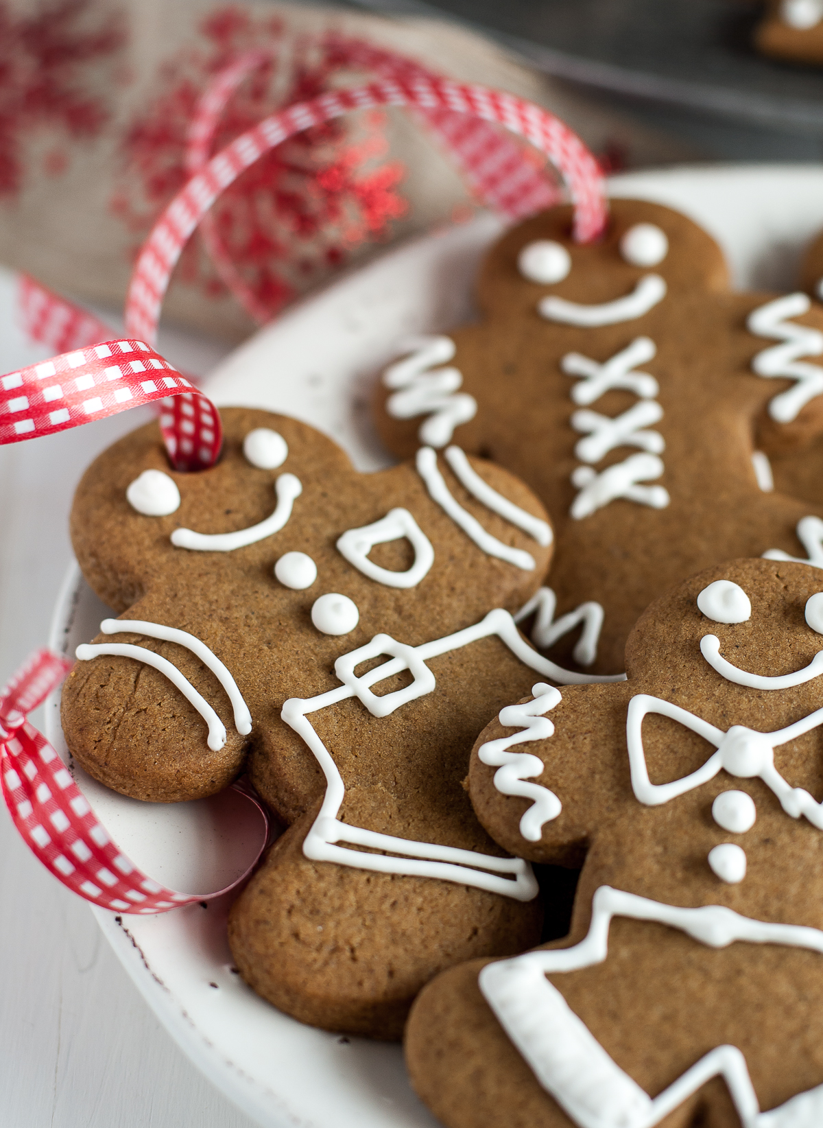 gingerbread-cookie-ornaments